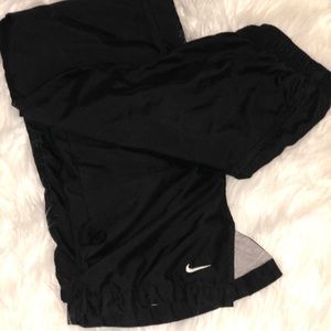 Women’s Nike gray lined athletic pants